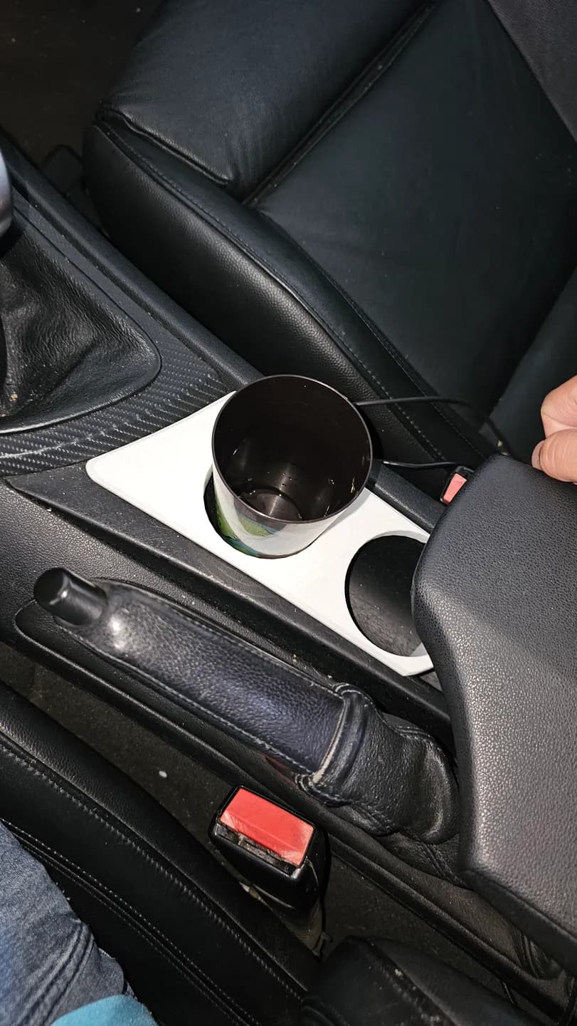Suport de Pahare pentru BMW Seria 1 E87 – Accesoriu Premium Interior | Organizare Consolă & Confort în Mașină - Imagine 1
